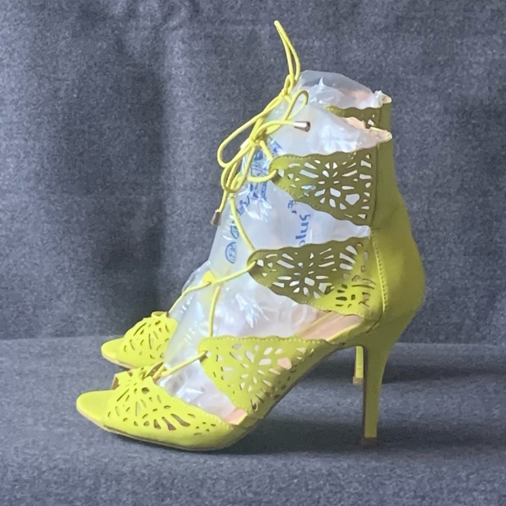 Glaze Neon Yellow Cutout Design Lace-up High Heels - Picture 2 of 12